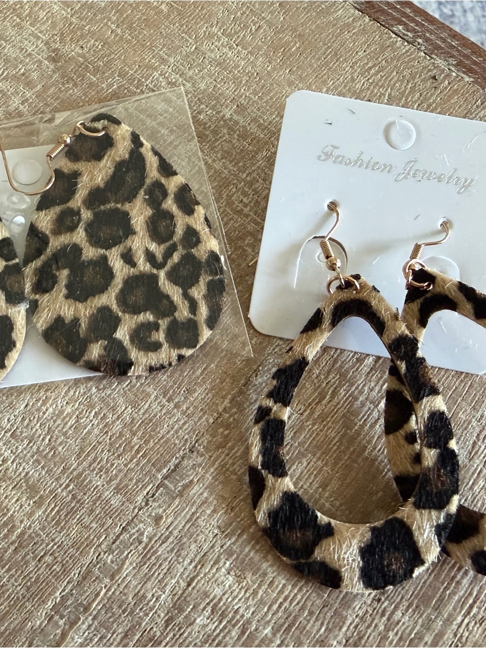 Fashion Jewelry Leopard Print Teardrop Earrings with Gold Hooks